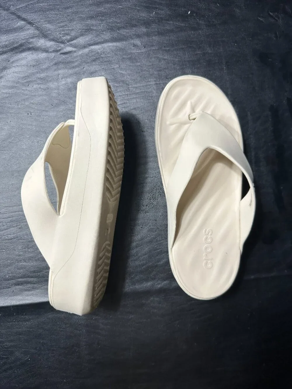 Crocs Women's Getaway Flip Flop Sandals - Picture 3 of 3